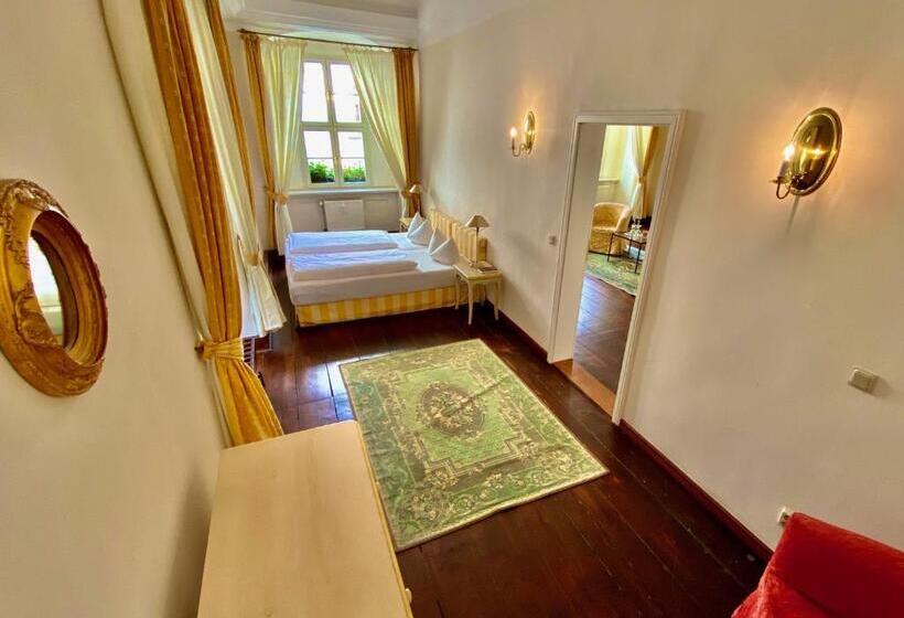 جناح, Graf Von Mansfeld