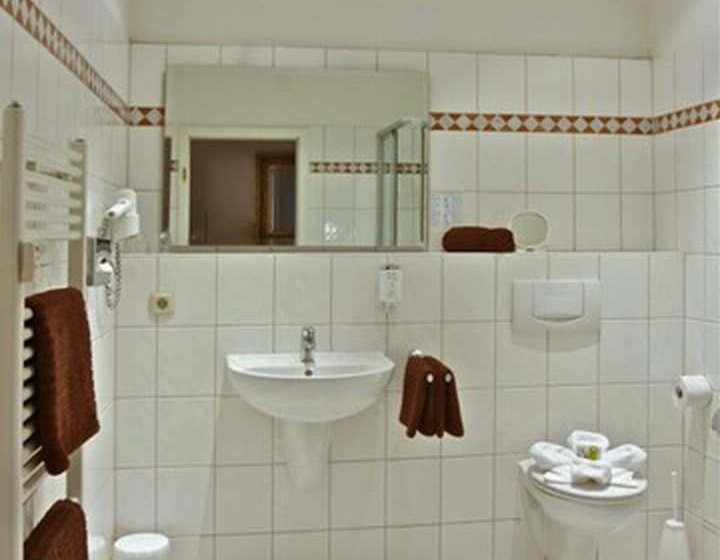 غرفة قياسية, Graf Von Mansfeld