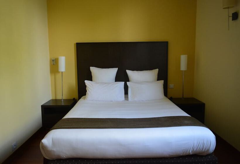 חדר סטנדרט נוף לאגם, Le Jules Verne