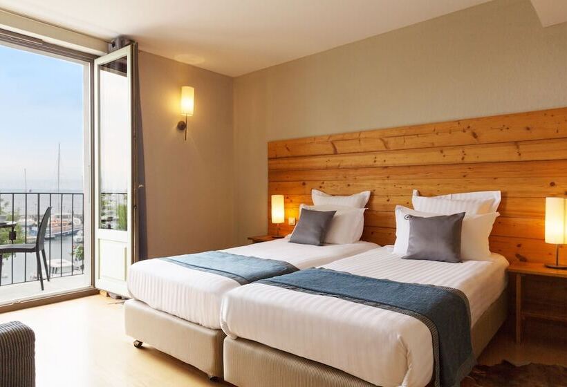 חדר משפחתי, Le Jules Verne