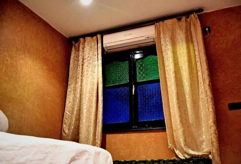 اتاق سوپریور با چشم‌انداز باغ, Restaurant La Kasbah