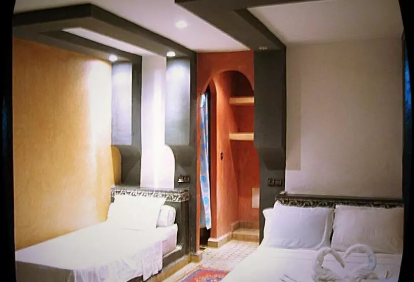 اتاق یک تخته با چشم‌انداز باغ, Restaurant La Kasbah