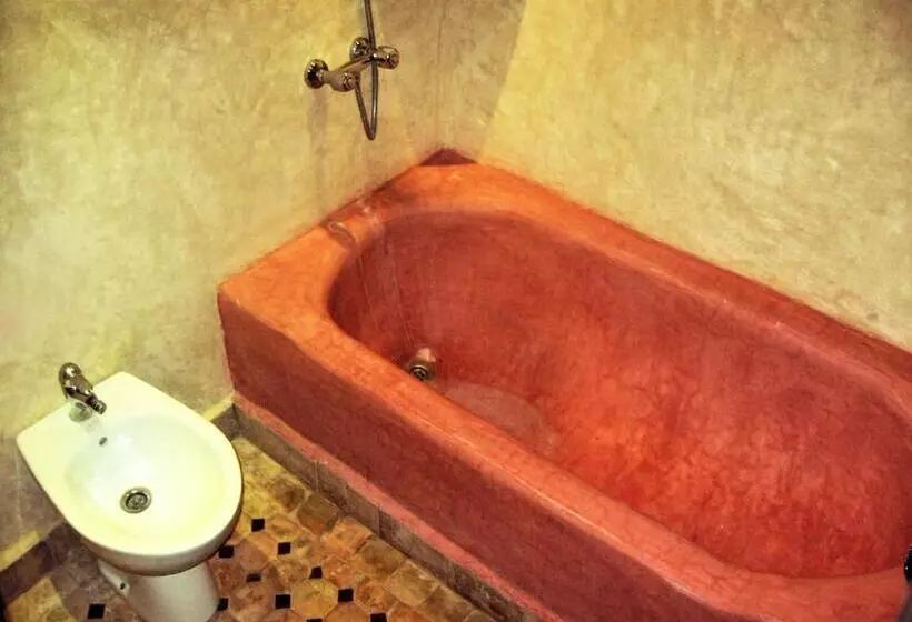 سوییت خانوادگی, Restaurant La Kasbah