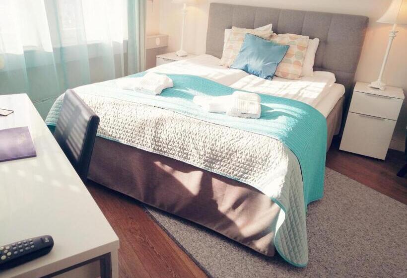 غرفة قياسية, Charlotte / Stella