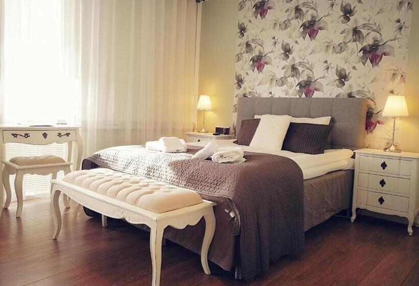 غرفة قياسية, Charlotte / Stella