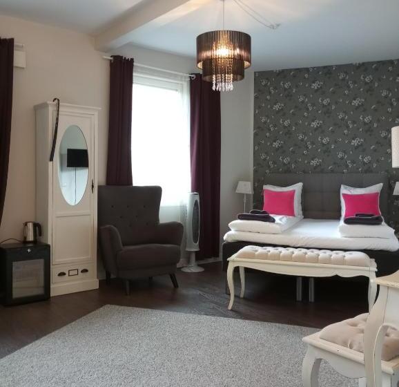 غرفة قياسية, Charlotte / Stella