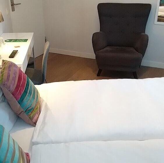 غرفة قياسية, Charlotte / Stella