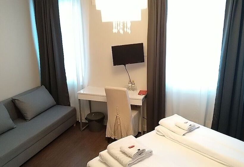 غرفة قياسية, Charlotte / Stella