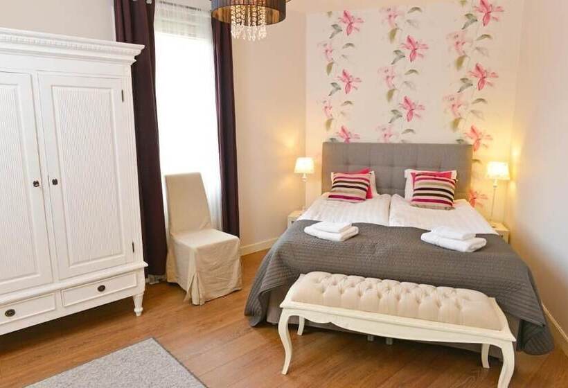 غرفة قياسية, Charlotte / Stella