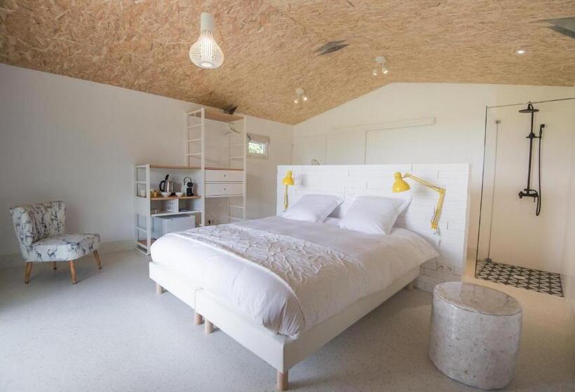 Номер Стандарт, Lodge La Petite Couronne