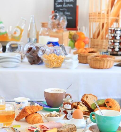 חדר סטנדרט, Logis Hotel & Restaurant De La Basilique