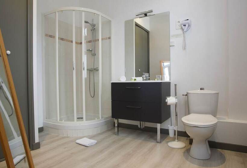 חדר סטנדרט, Logis Hotel & Restaurant De La Basilique