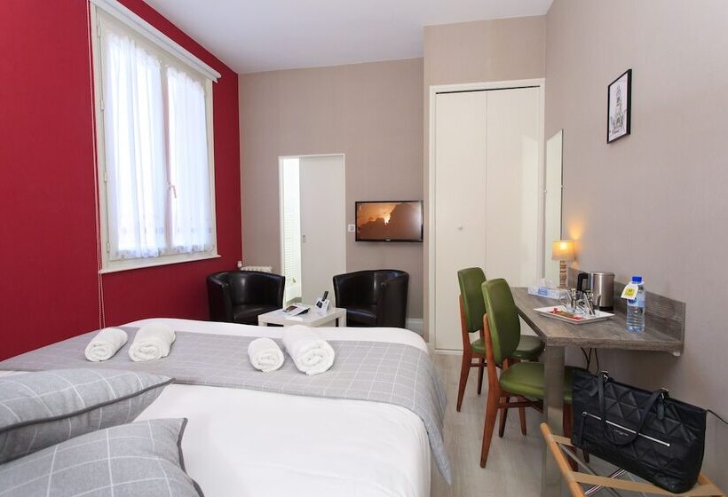 Номер Стандарт, Logis Hotel & Restaurant De La Basilique
