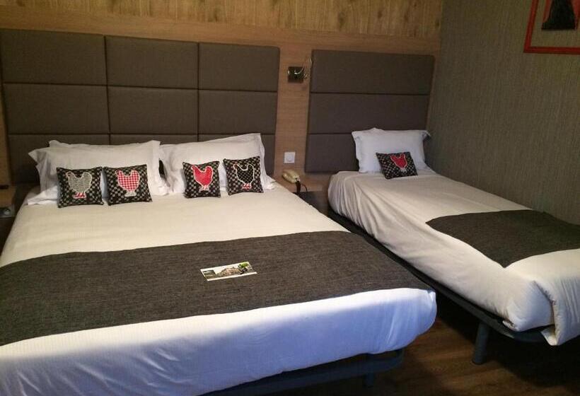 חדר סטנדרט לשלושה, Logis Hôtel Restaurant Les Coudercous