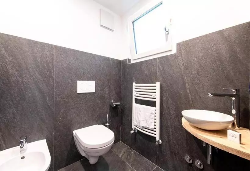 Standard-huone, Majon Miramonti