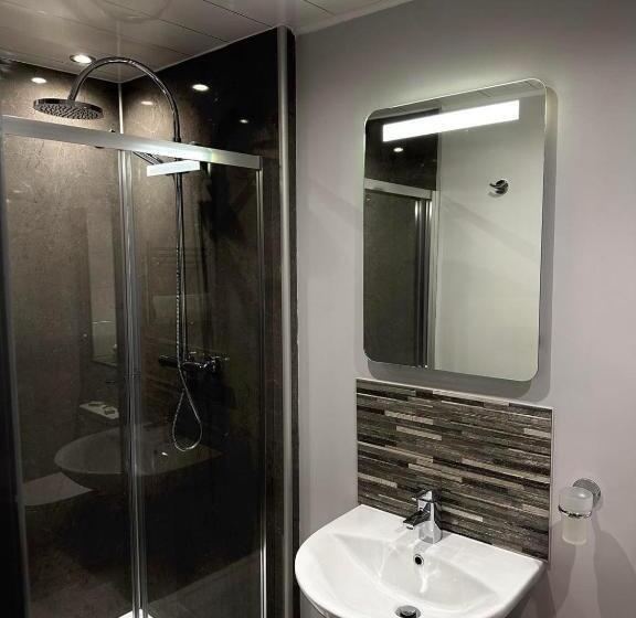 غرفة عائلية, Nithsdale