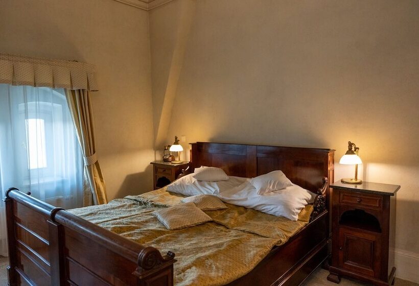 스탠다드 룸, Pałac Wojanów