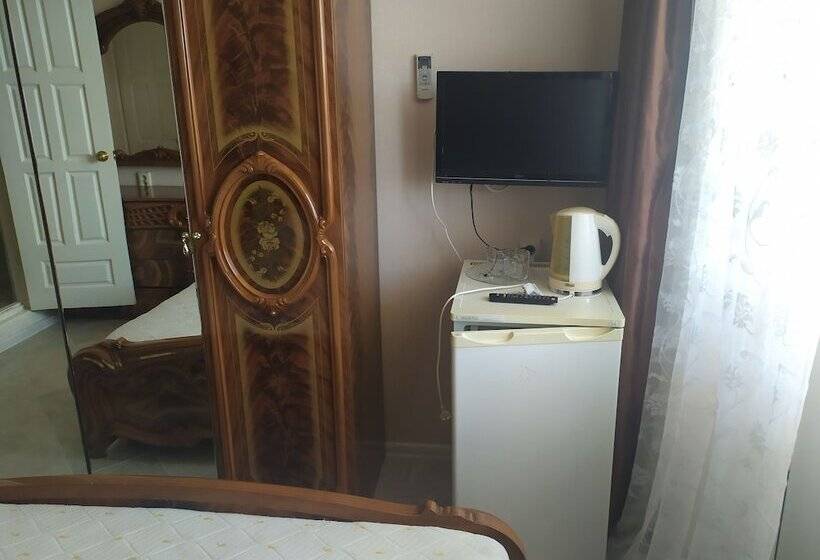 اتاق استاندارد سه نفره, Paradise