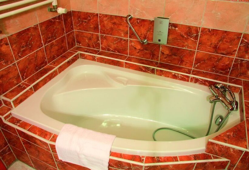 四人标准间, Restaurant Le Velleda