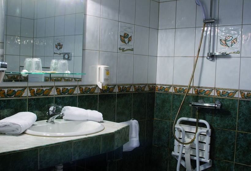 四人标准间, Restaurant Le Velleda