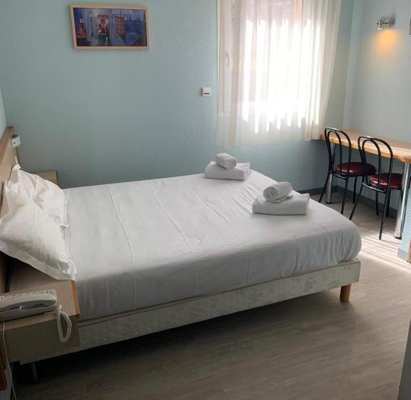 Номер Стандарт, Restaurant Les Chataigniers