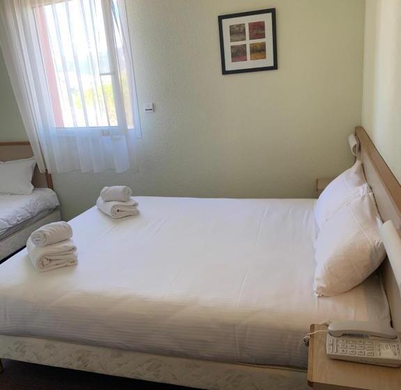 스탠다드 트리플 룸, Restaurant Les Chataigniers