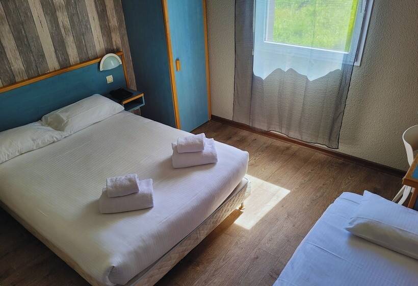 Номер Стандарт Трехместный, Restaurant Les Chataigniers