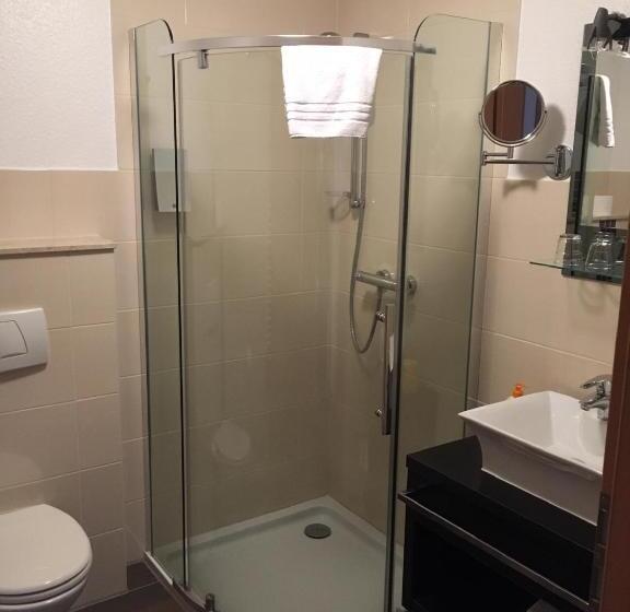 Habitació Comfort, Tauwerk