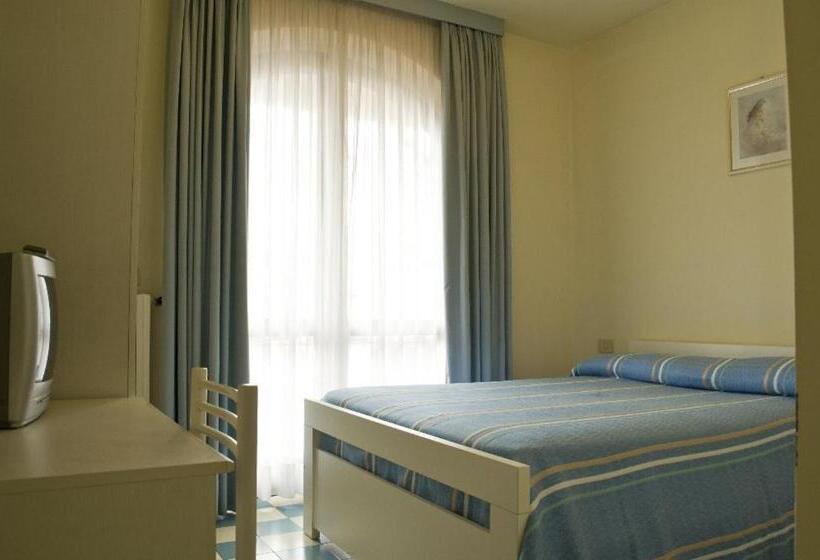 חדר סטנדרט, The Marquee