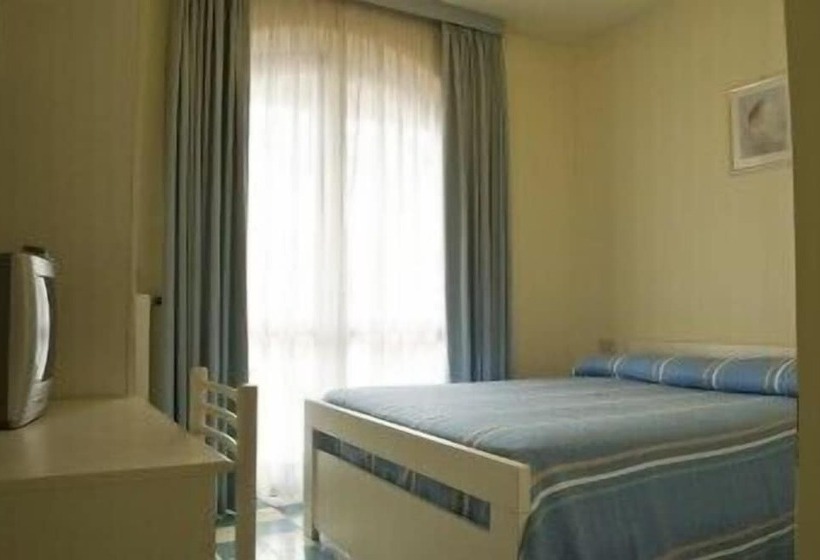 חדר סטנדרט, The Marquee