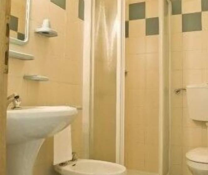 חדר סטנדרט יחיד, The Marquee