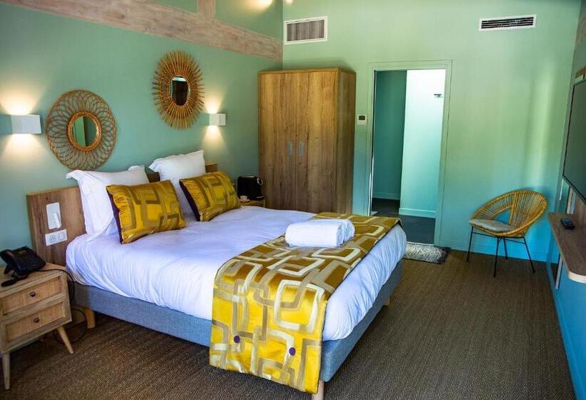 غرفة قياسية مطلّة علي حمام السباحة, Hôtel Villa La Renaissance