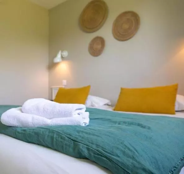 ガーデンビュースタンダードルーム, Logis Hôtels   Le Bellaroc   Hôtel 2 étoiles Et Restaurant