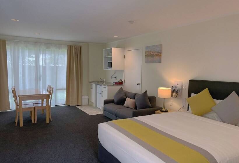 デラックススタジオ, Royal Park Lodge