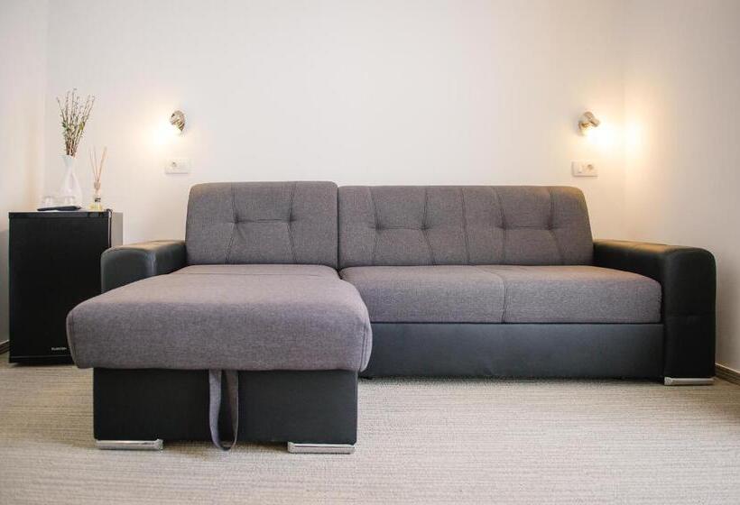 سوییت, Villa Andor