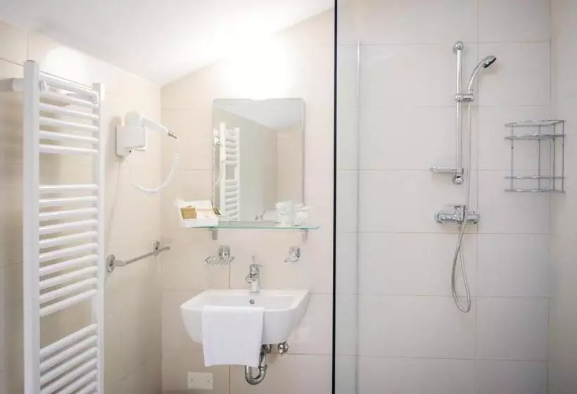 اتاق پنت هاوس, Villa Andor