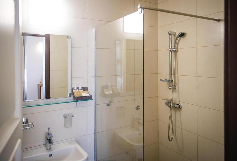 سوئیت با بالکن, Villa Andor