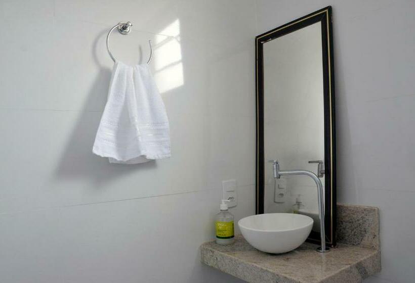 ルームシェアのワンベッド, Itapuã Suítes & Flats