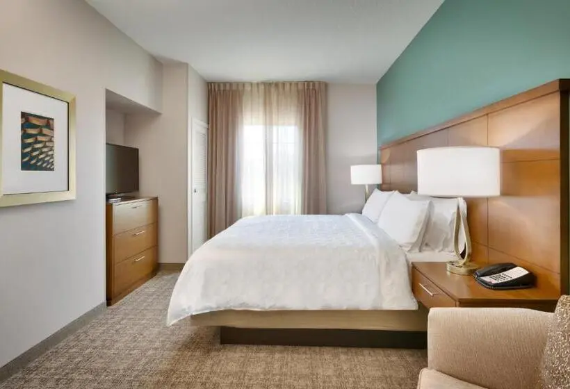 キングサイズベッドのスイートルーム, Staybridge Suites   Gainesville I 75, An Ihg