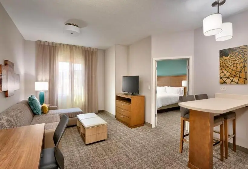 身障者適用キングサイズベッドルーム, Staybridge Suites   Gainesville I 75, An Ihg