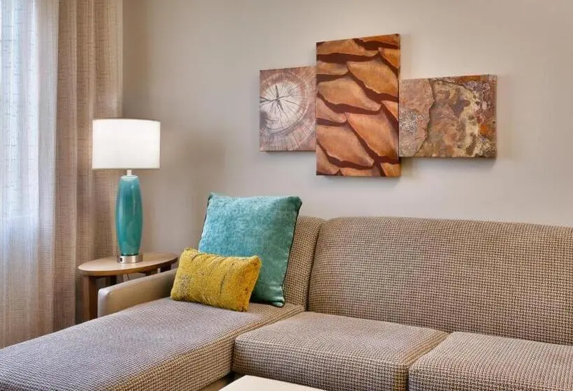 身障者適用キングサイズベッドルーム, Staybridge Suites   Gainesville I 75, An Ihg
