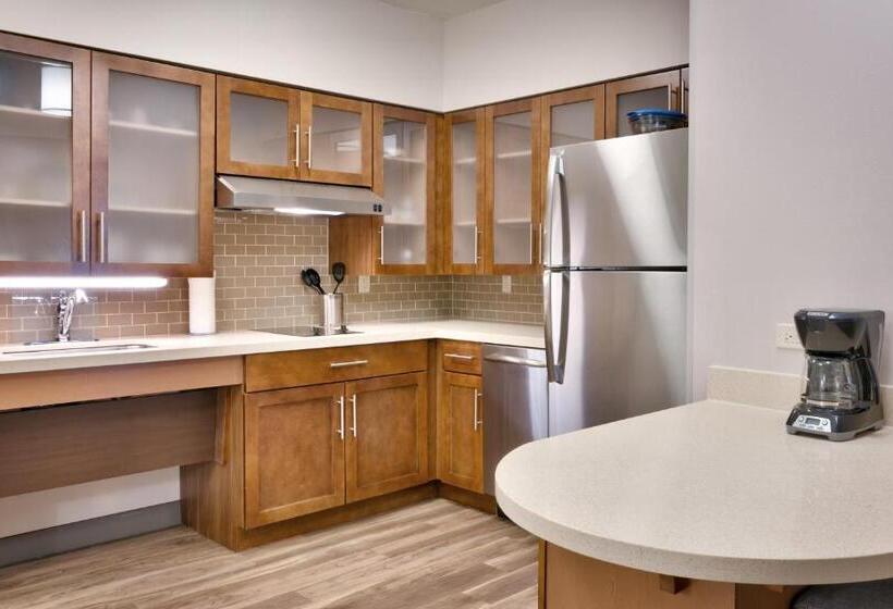 غرفة قياسية سرير كينج لذوى الإحتياجات الخاصة, Staybridge Suites   Gainesville I 75, An Ihg