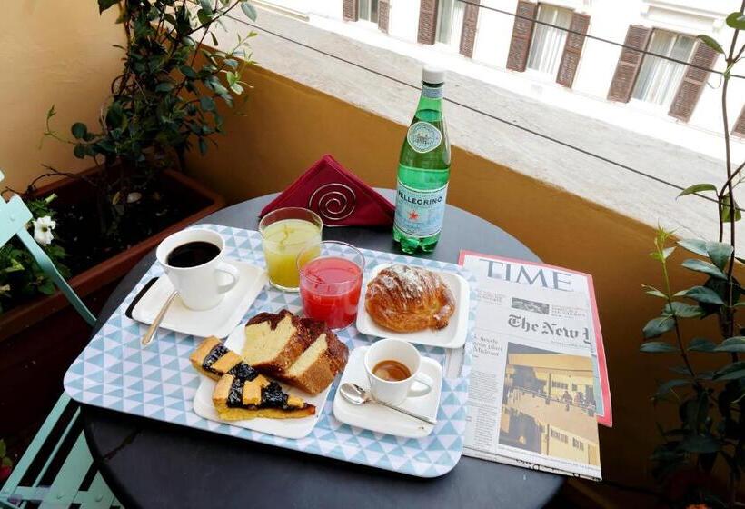 اتاق لوکس با بالکن, Colonna 32