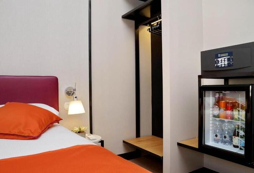 اتاق لوکس با بالکن, Colonna 32