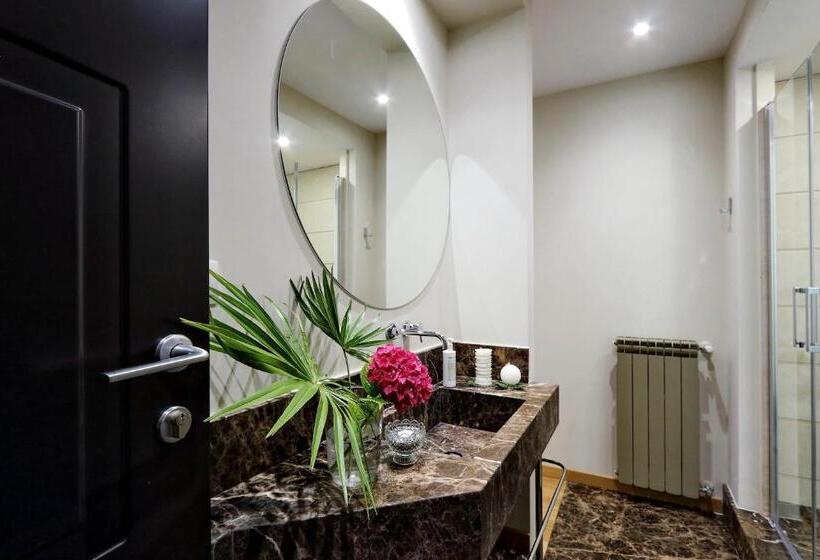 سوییت جونیور لوکس, Colonna 32