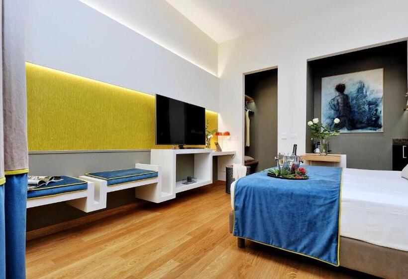 سوییت جونیور لوکس, Colonna 32