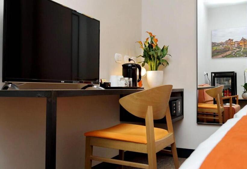 اتاق عادی, Colonna 32