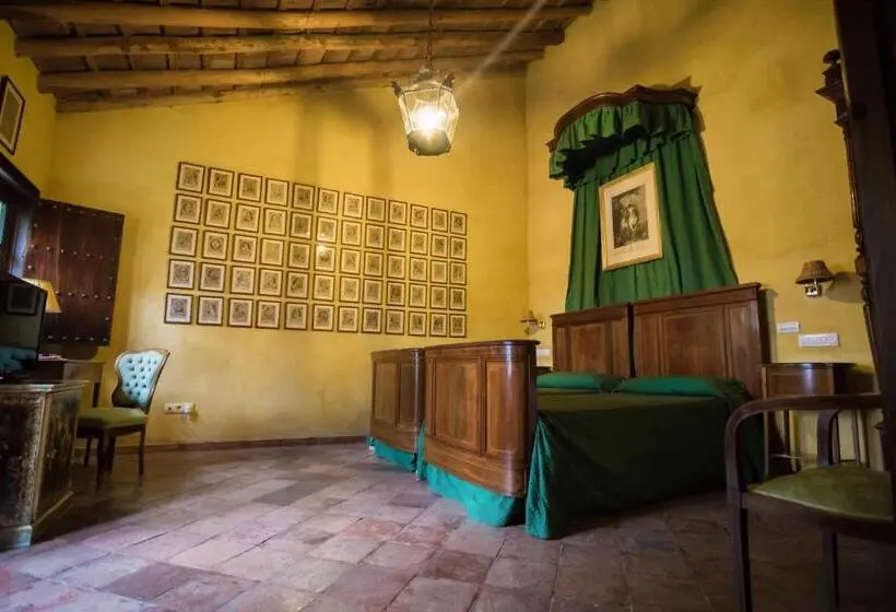 エコノミールーム, El Palacio De San Benito