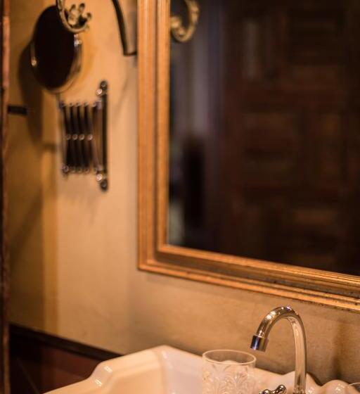 חדר אקונומי, El Palacio De San Benito