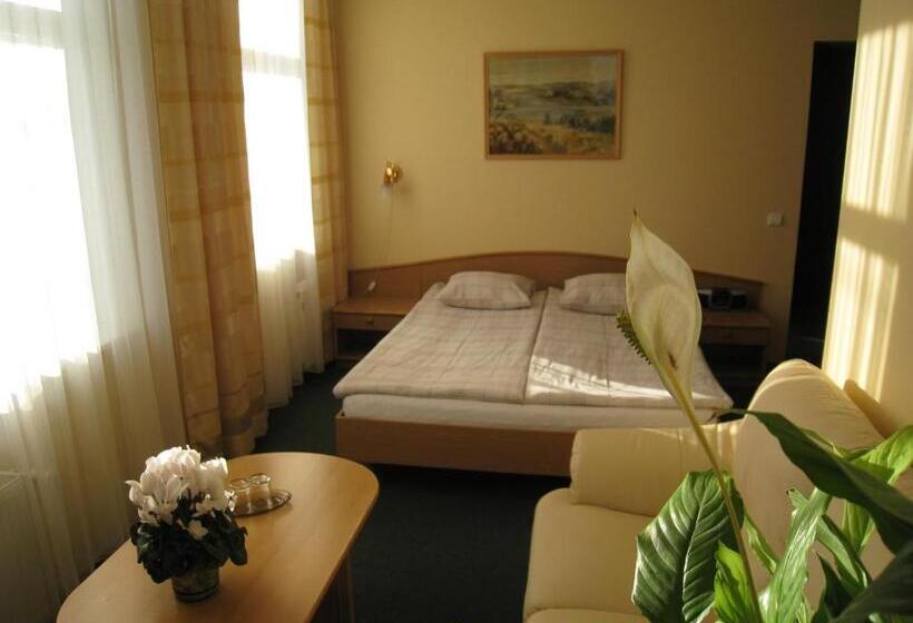 اتاق سوپریور, Livonija